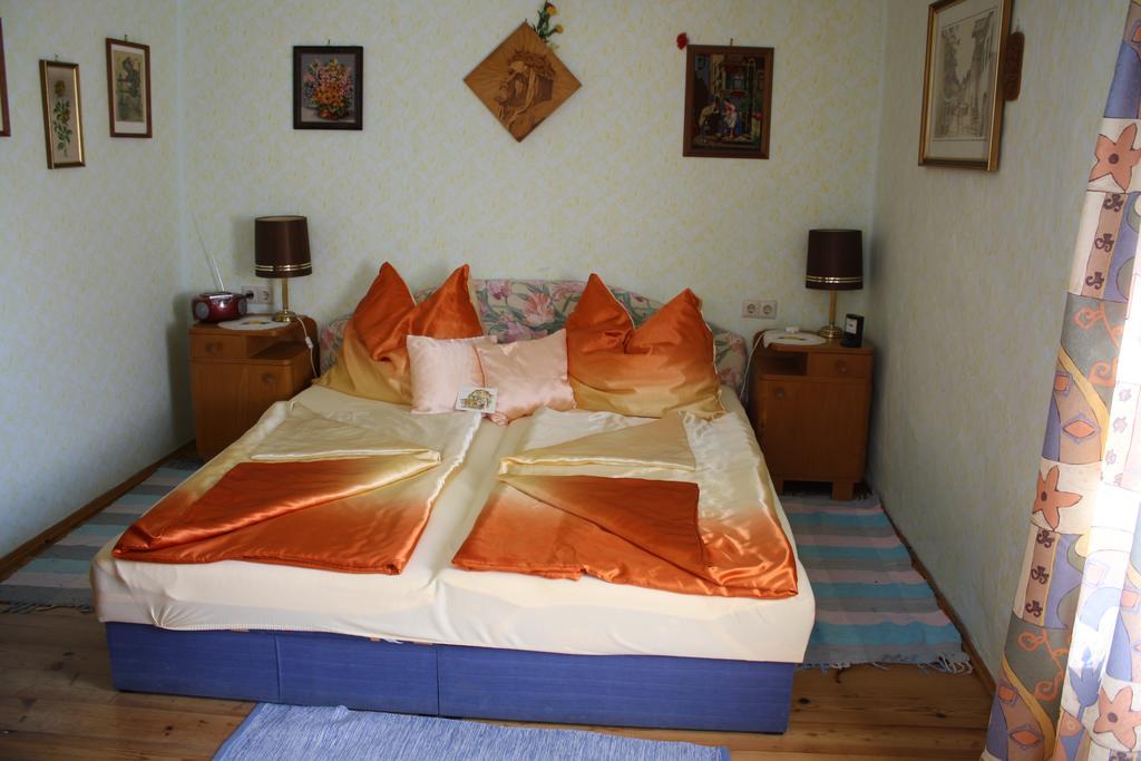 Weinbau-Gaestezimmer Martin Und Eva Maria Jamek Weissenkirchen in der Wachau Εξωτερικό φωτογραφία