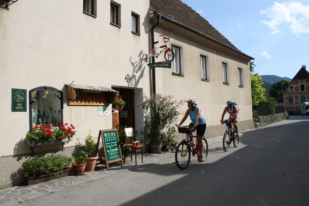 Weinbau-Gaestezimmer Martin Und Eva Maria Jamek Weissenkirchen in der Wachau Εξωτερικό φωτογραφία